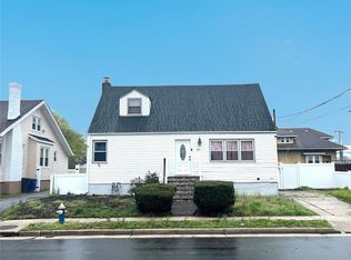 85 Ingraham St, Hempstead, NY 11550