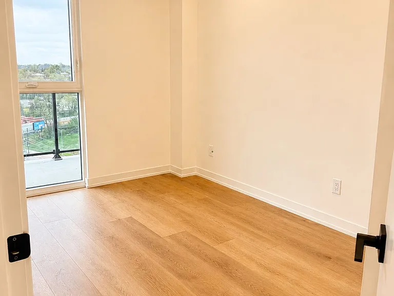 33 Erie Ave #906 — Photo 6
