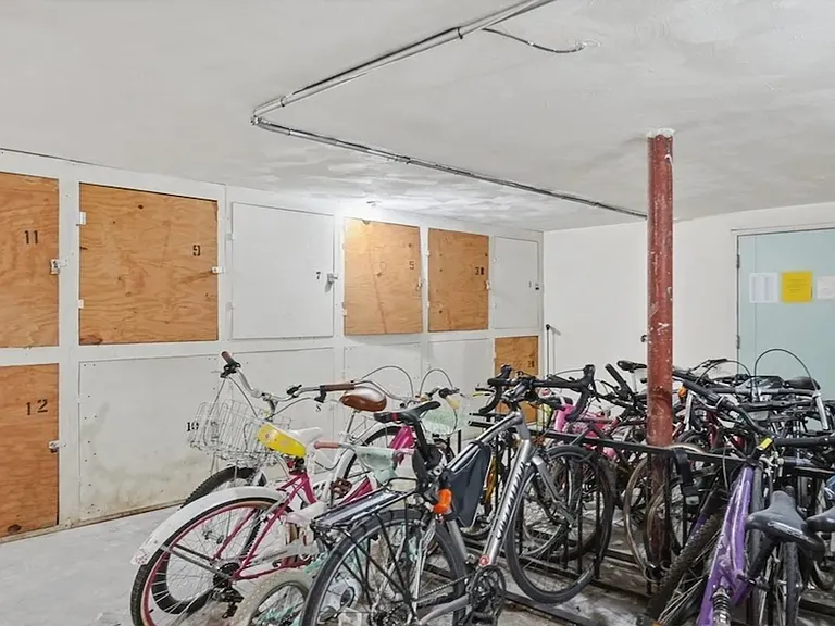 205 Kent St #18 — Photo 21