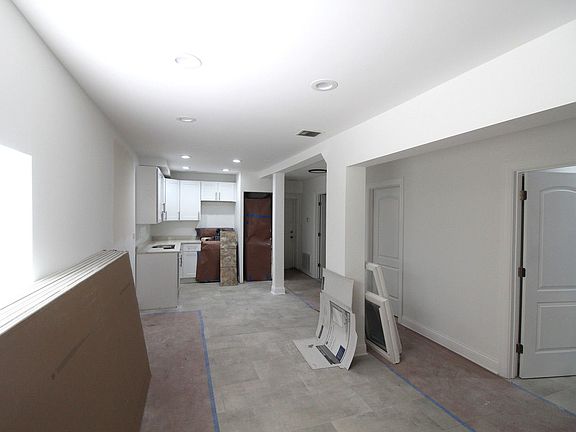 5th image of 2241 W Augusta Blvd #1R