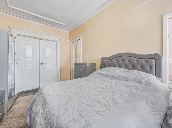 578 Bergen Street image 7 of 30