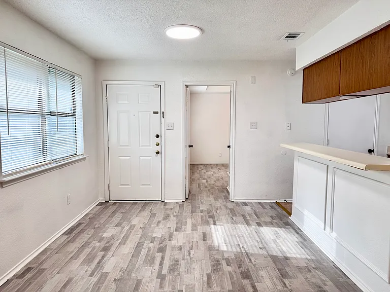 4621 Sausalito Dr — Photo 9