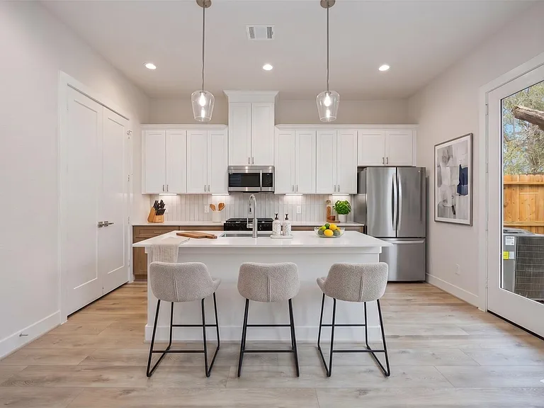6112 De Campo St — Photo 3