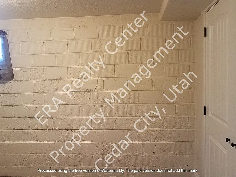 457 N 400 W #B — Photo 7