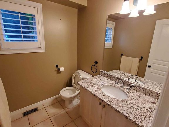 4th image of 79 Surrey Dr