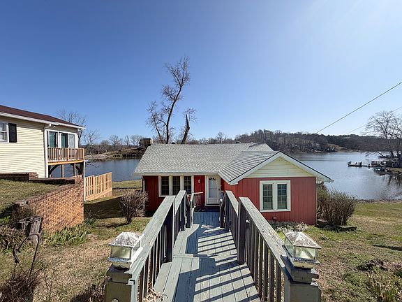 3rd image of 2701 Clear Creek Rd