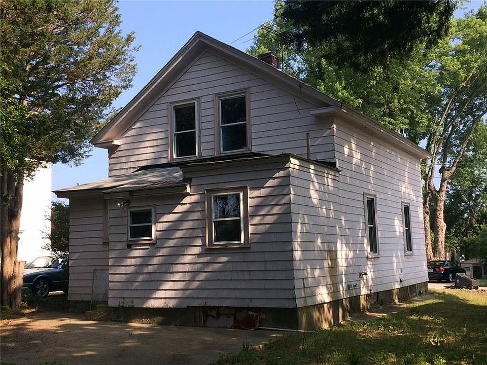 2nd image of 7 Bassett St
