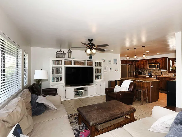 2055 W Edgemont Ave — Photo 5