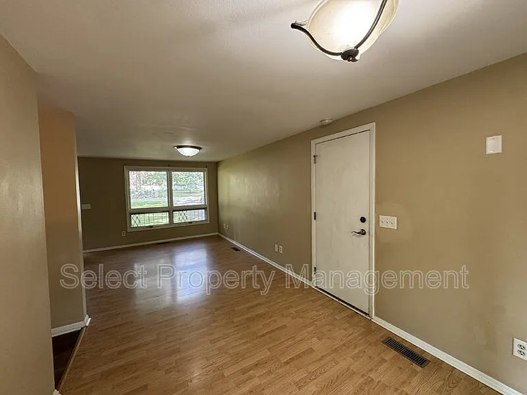 7001 Blake Dr — Photo 3