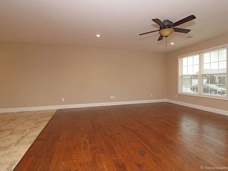 1752 Voyager Ct — Photo 4