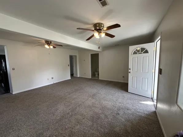 2739 Bleeker St, Oregon, OH 43616