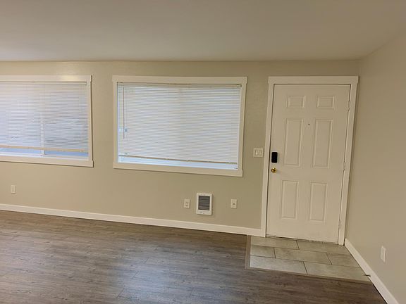 4th image of 13731 32nd Ave NE APT 2