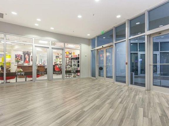 4th image of 1750 N Bayshore Dr APT 4212