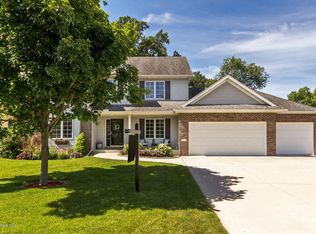 2424 Sand Trap Ln SE, Rochester, MN 55904