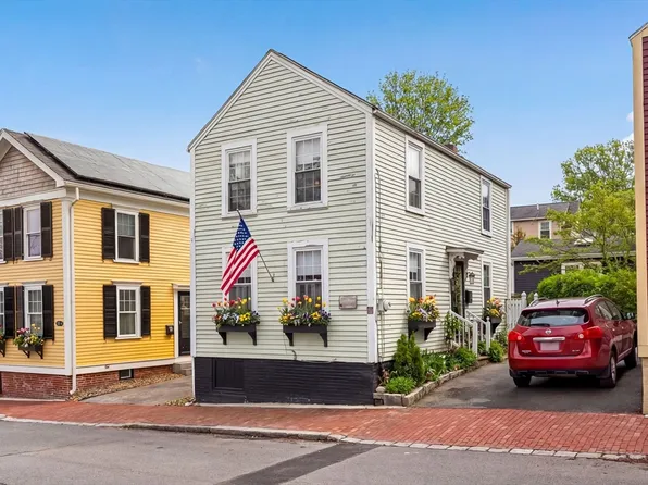 17 Carter St, Newburyport, MA 01950