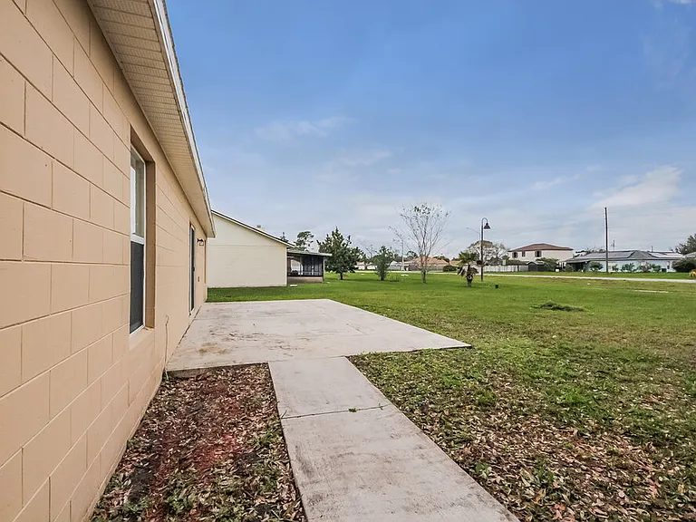 64 Bolton Ct — Photo 16