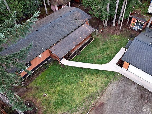 4th image of 160 N Hamma Hamma Drive W