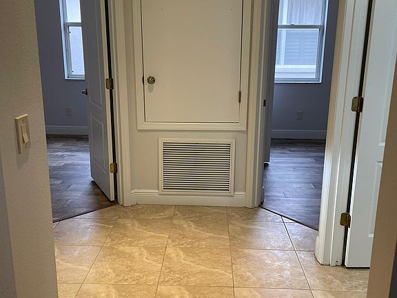 5th image of 14317 Laurelton Dr