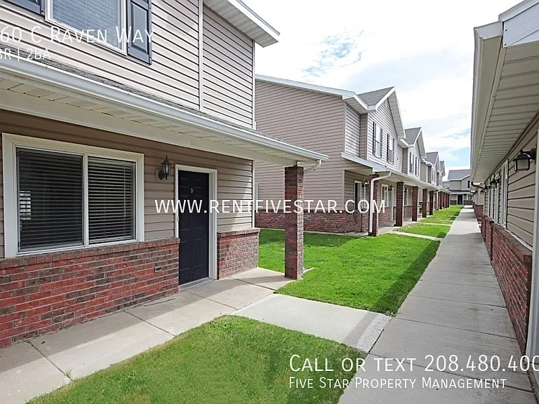560 C Raven Way — Photo 1