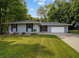 318 Smith Dr, Tallmadge, OH 44278