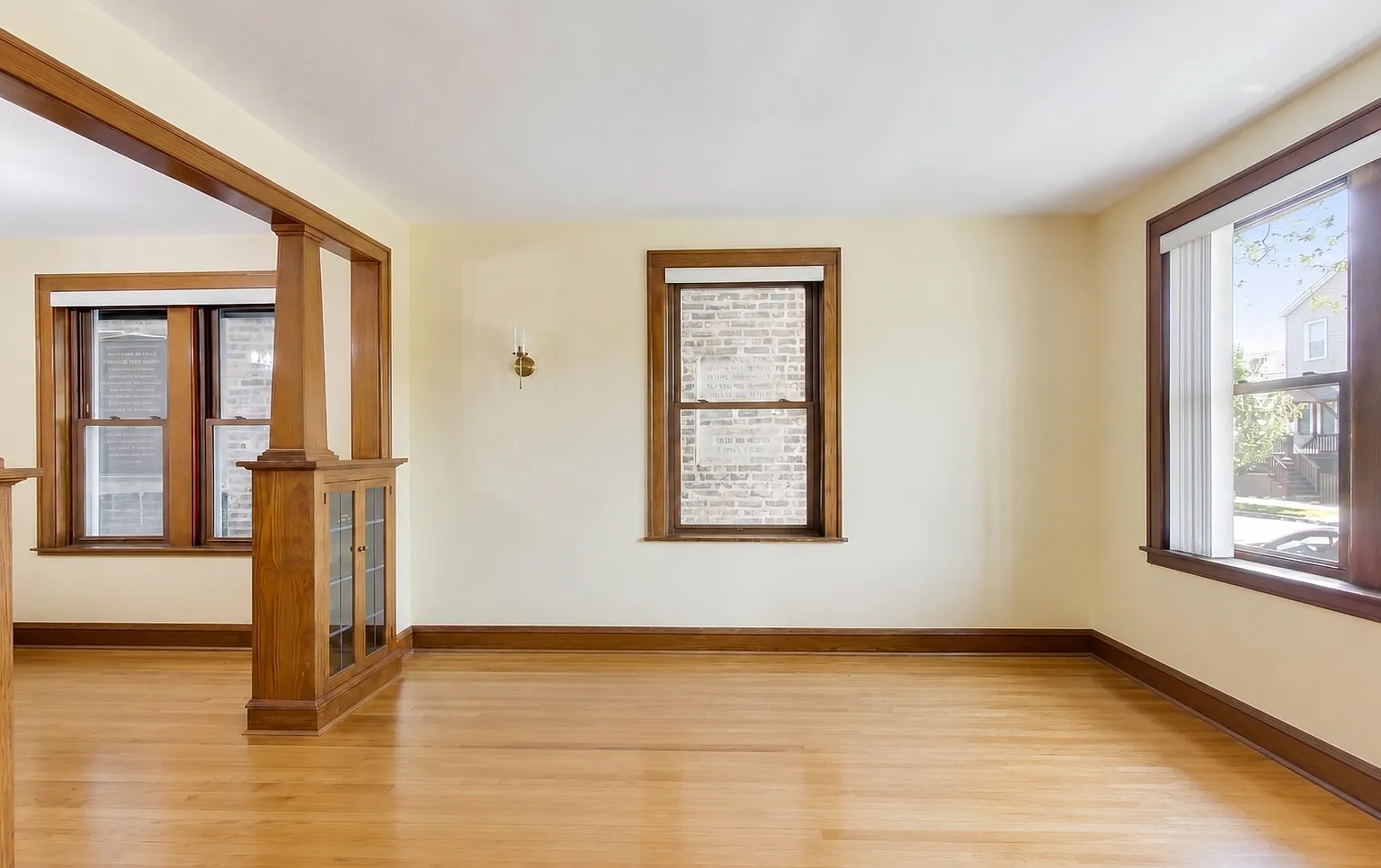3427 S Emerald Ave — Photo 3