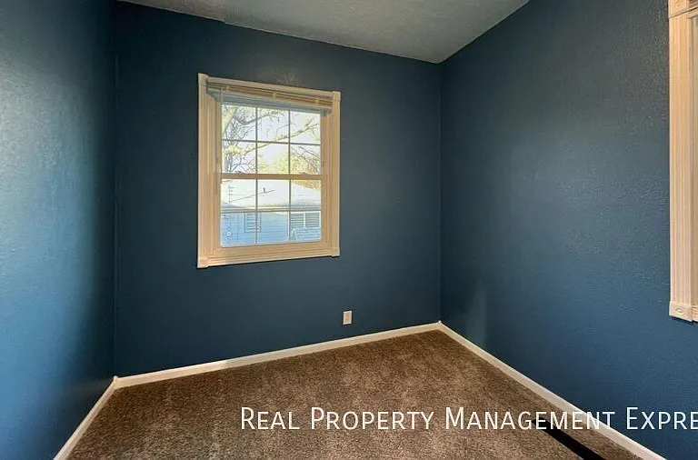 808 S Glendale Ave — Photo 19