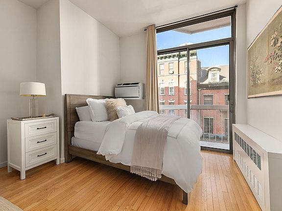 4th image of 184 Thompson St APT 3P
