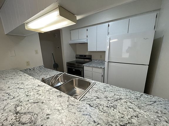 4th image of 2508 Lido Ln