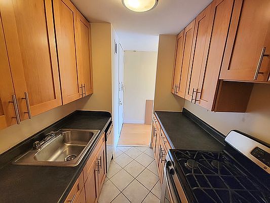 3rd image of 148 W 142nd St #24