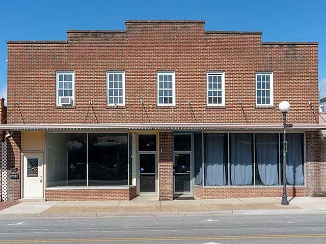 1st image of 2067 Magnolia Ave