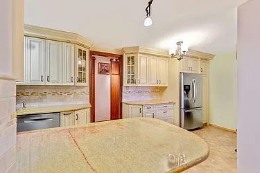 Sold by ListingMule LLC