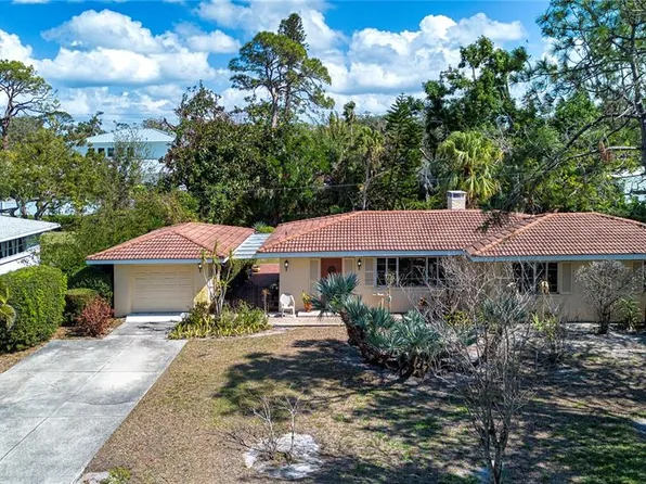 1555 Flower Dr, Sarasota, FL 34239