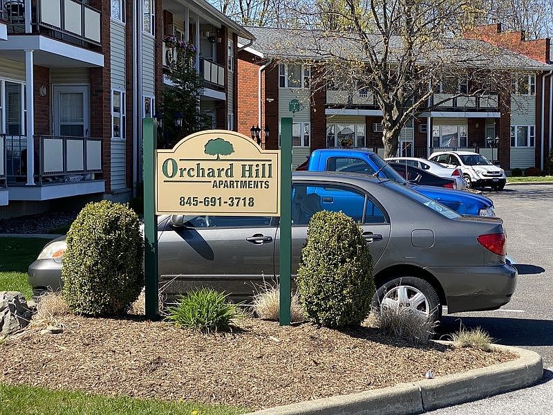 1st image of 20 Orchard Hill Cir