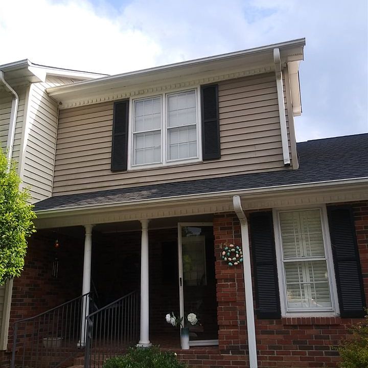 1st image of 15 Somersett Dr