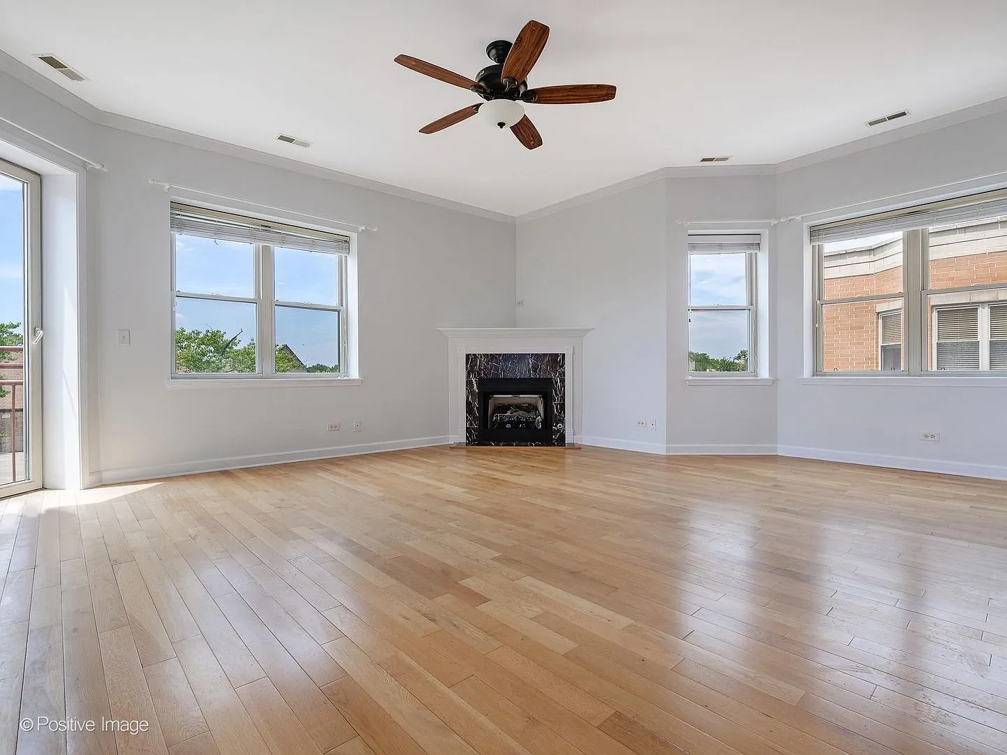 2 bed, 1125 sqft, $2,400 — Photo 3