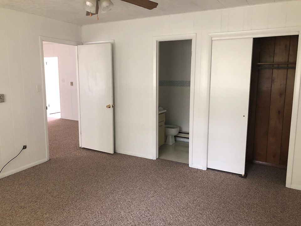 2nd image of 204 Martin Ct
