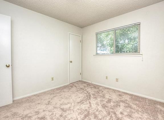 4th image of 12216 Grimsley Dr
