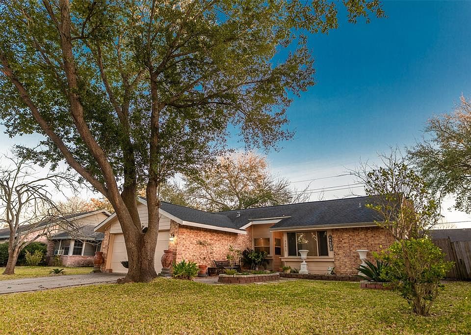 1st image of 22615 Dabney Manor Ln