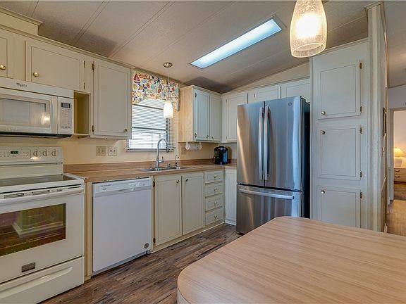 2nd image of 329 Sunshine Ave