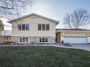 513 Chad Ct, North Prairie, WI 53153