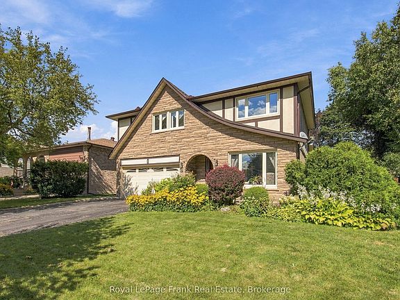 2nd image of 7 Trinity Cres