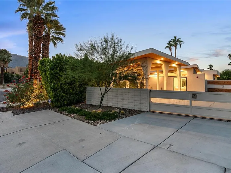 524 E Miraleste Ct — Photo 81