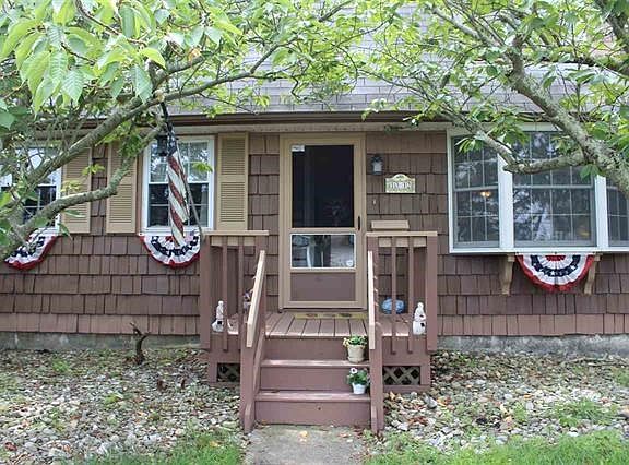 2nd image of 10-12 54th St