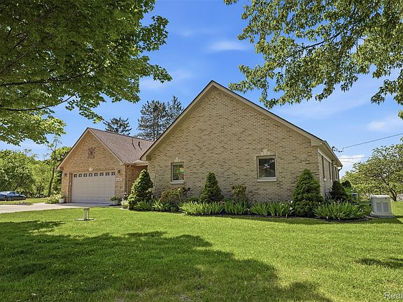 3rd image of 7477 Ore Knob Dr