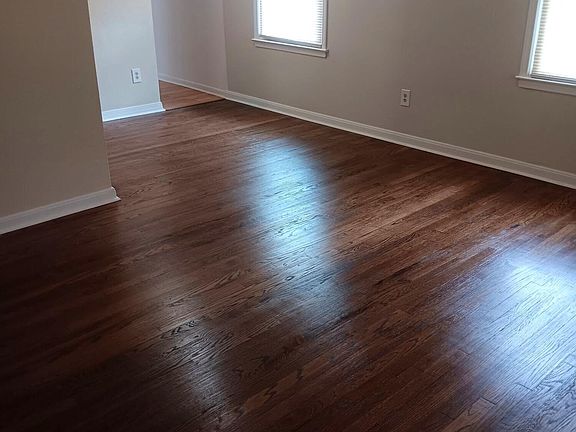 4th image of 20460 Winston St