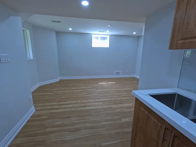 77 Summit Ridge Dr #LOWER — Photo 4