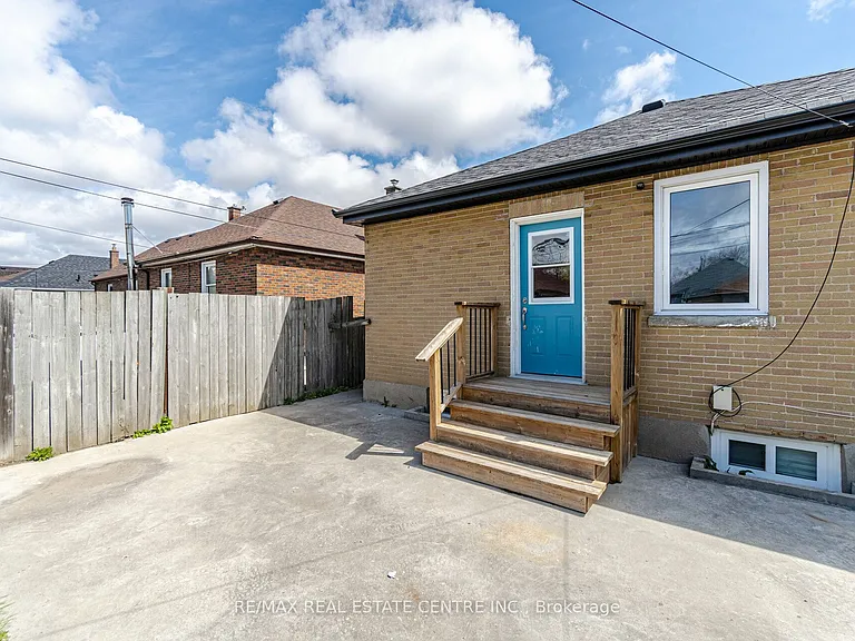 102 Wilson Rd S #UPPER LEVEL — Photo 21