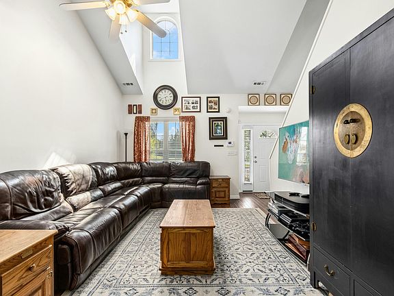 3rd image of 828 Nightshade Way