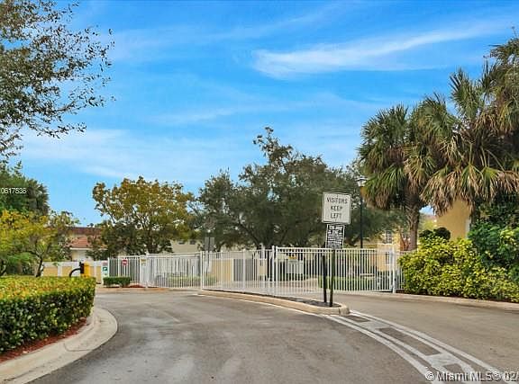 5th image of 5319 SW 40th Ave #5319