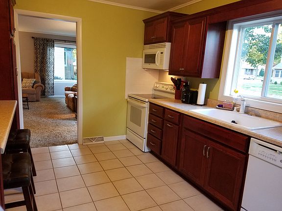 5th image of 405 Southview Dr